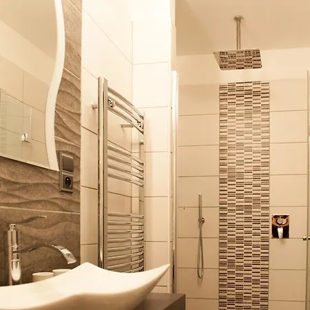 Apartment Luxusni Apartman Nmnm Mezonet